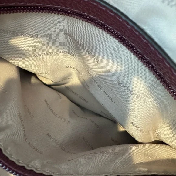 Michael Kors Maroon Jet Set Shoulder Bag - Picture 9 of 10